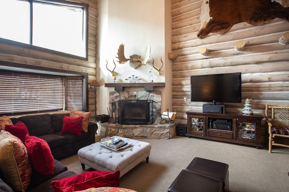 Pine Inn at Trail's End Lodge - Two Bedroom Residence with Spa #8 2 Condo