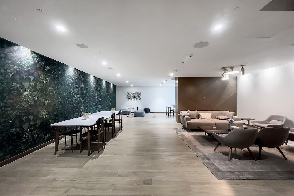 Wonderful Apartments in Icon Bay