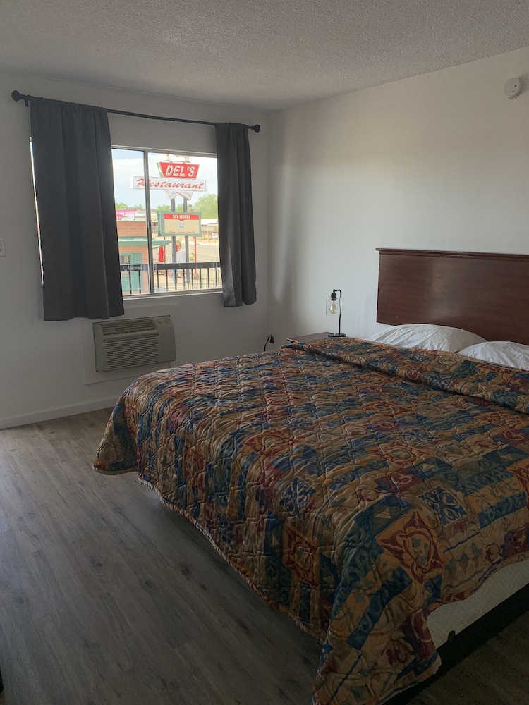 Tucumcari Vacations - Almara Inn - Property Image 2