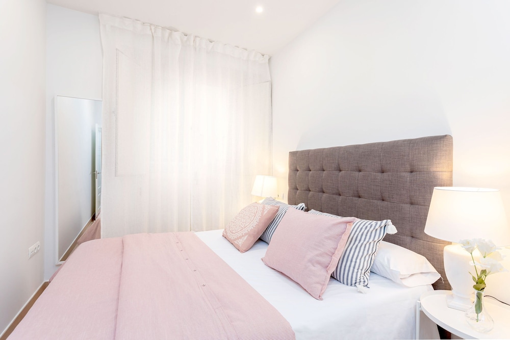 Genteel Home Marin Garcia I