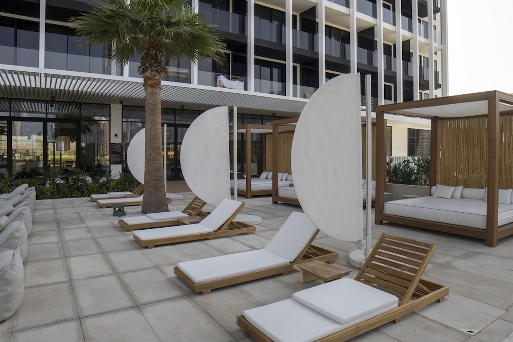 Upside Living Studio With Burj Views - Business Travelers