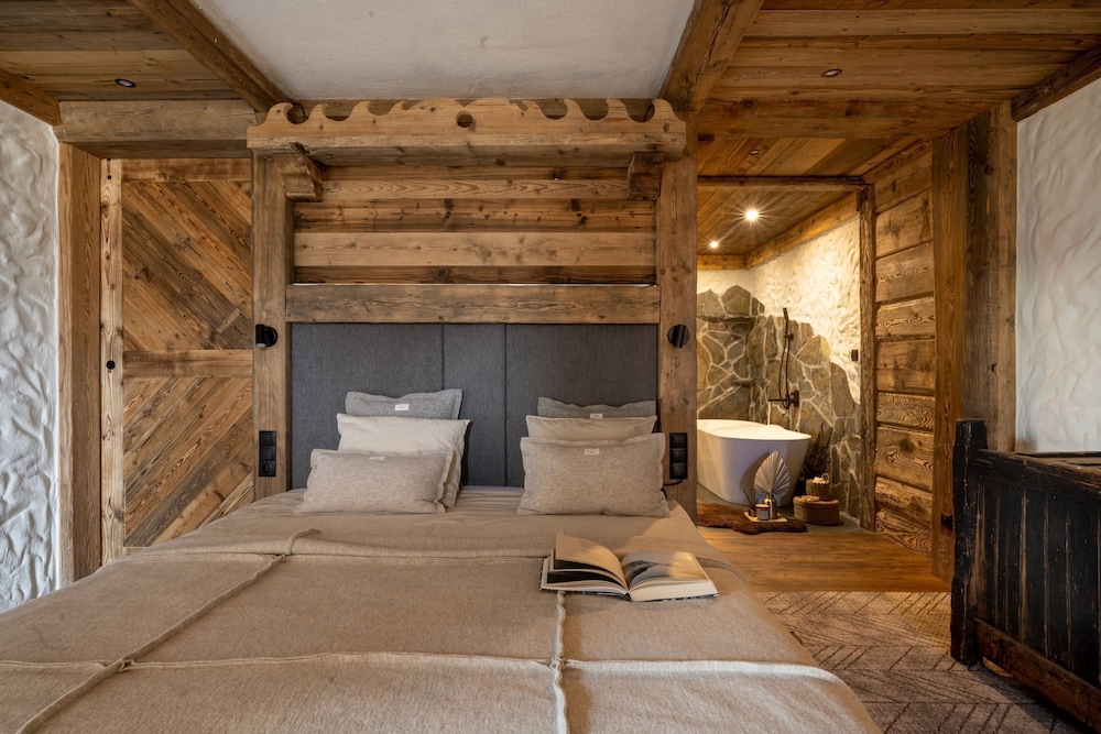 Mountain Shelter Salamandra