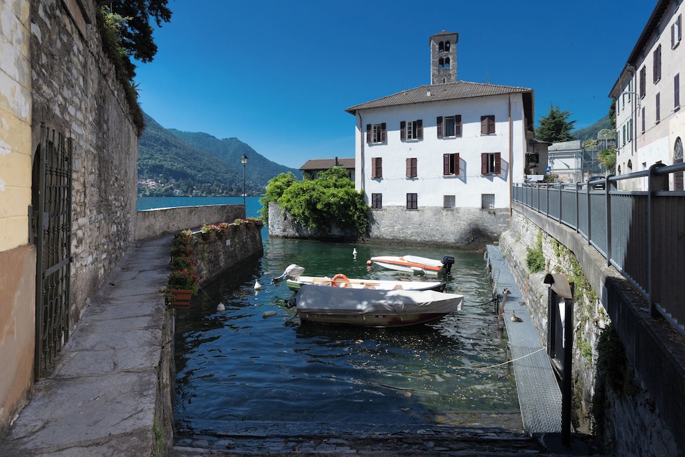 Romantic Pier by Rent all Como