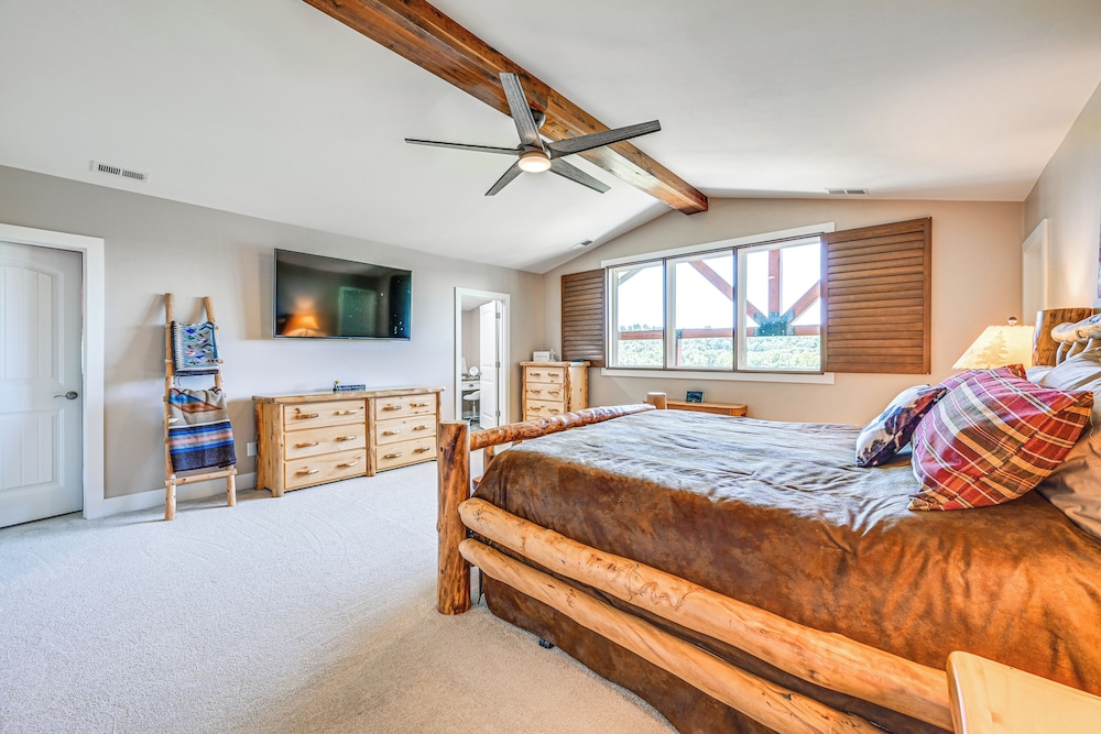 Unique Stay: Barndominium Near Rough River Lake! view 5