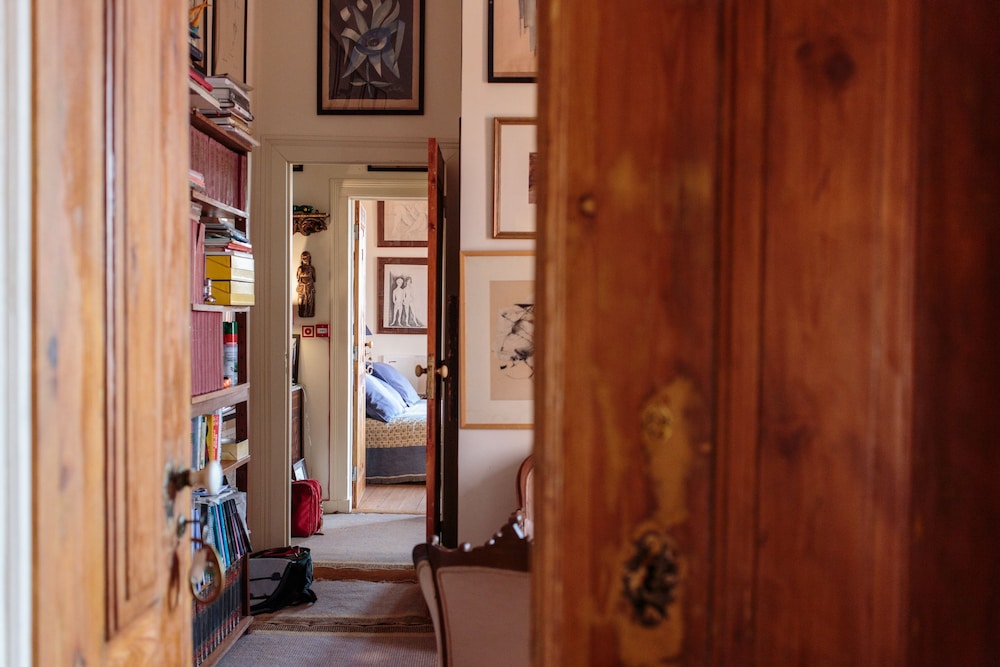 Shepinetree - Pinheira House