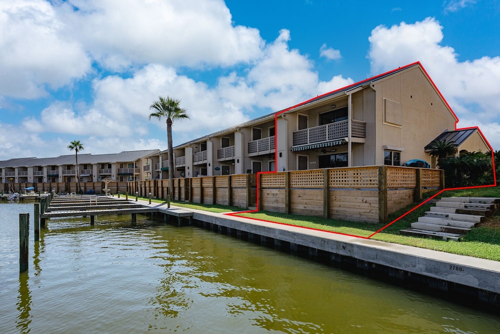 Bay House Condos by Miss Kitty’s, photo 9
