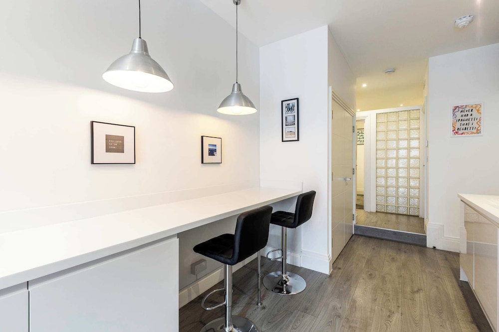 East Putney One Bedroom Gem view 5