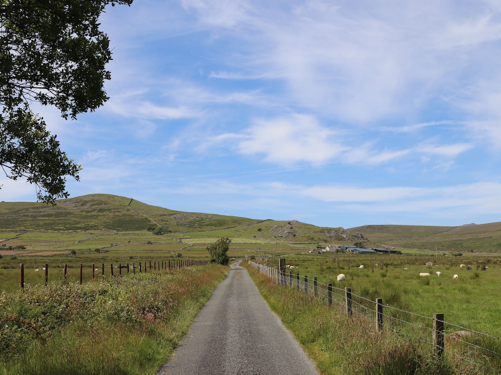 Cwm Ceiliog Annex