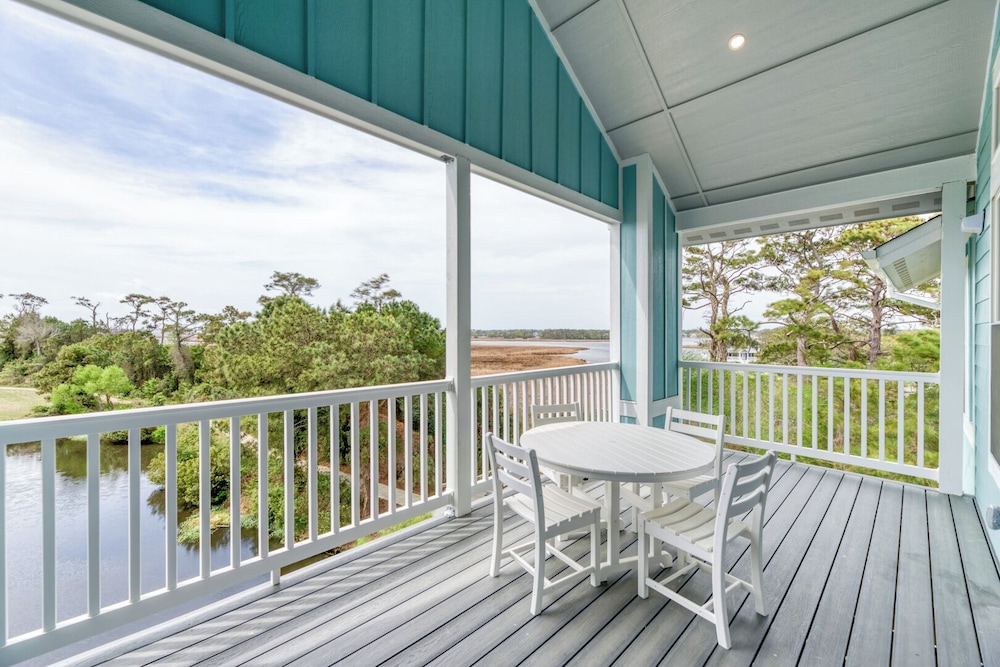 Hamilton Cay Reserve at Bermuda Bay