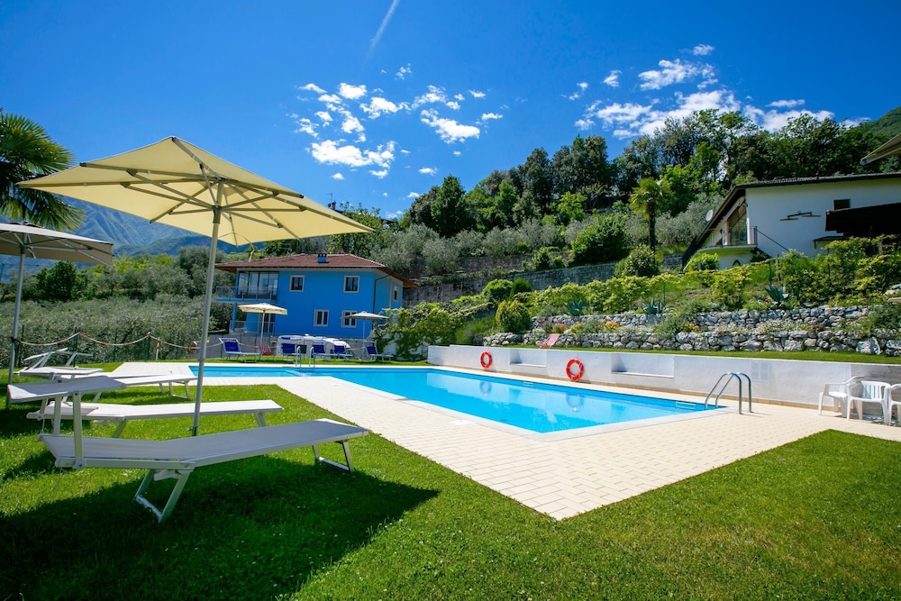 Residence Christina Due Laghi view 4