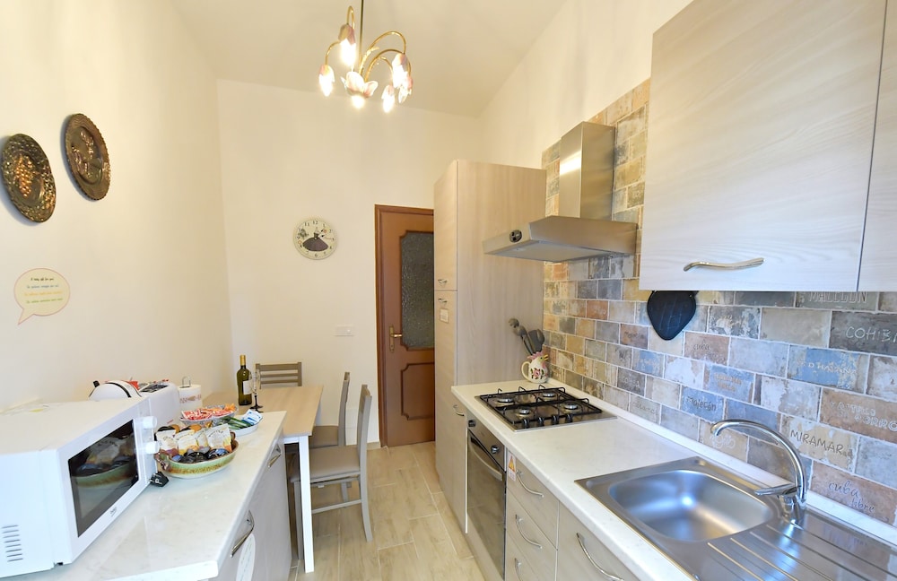 IzzHome La Signorina