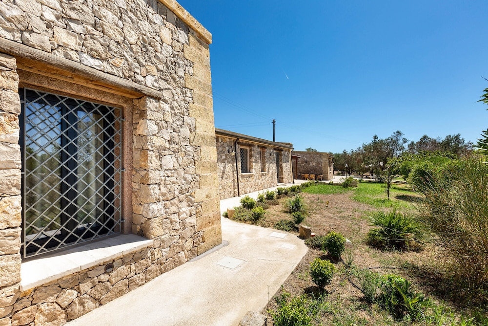 2081 Villa Crocilupo by Perle di Puglia view 4