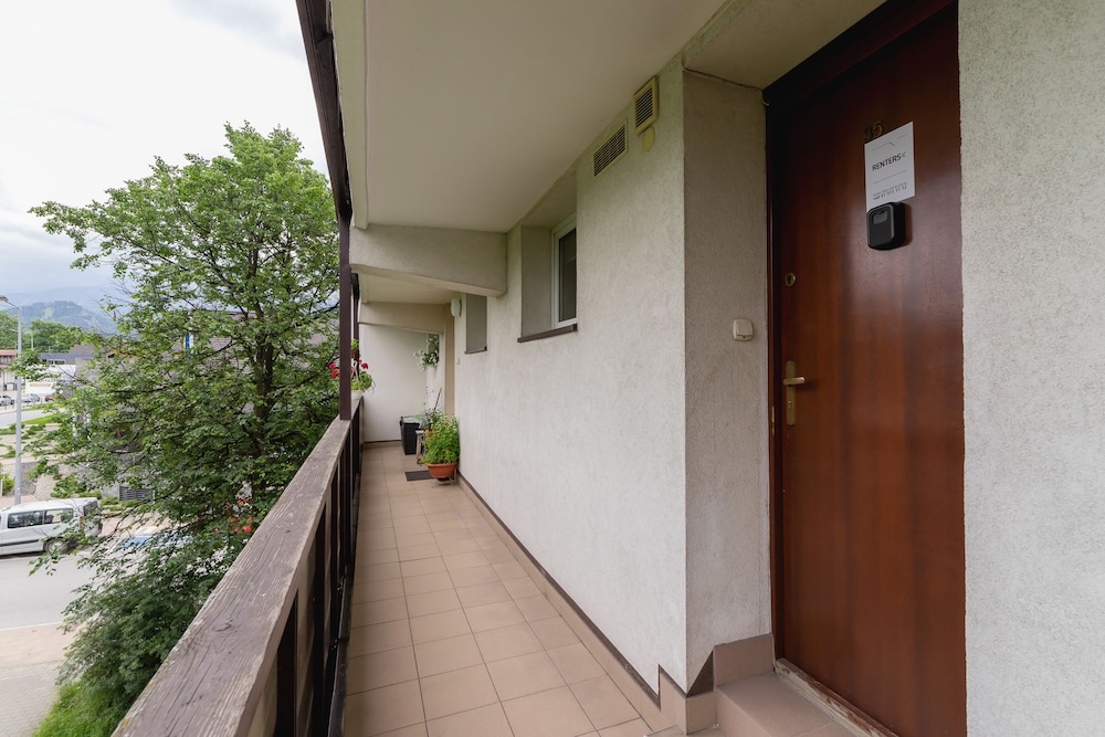 Sweet Studio Zakopane by Renters view 2