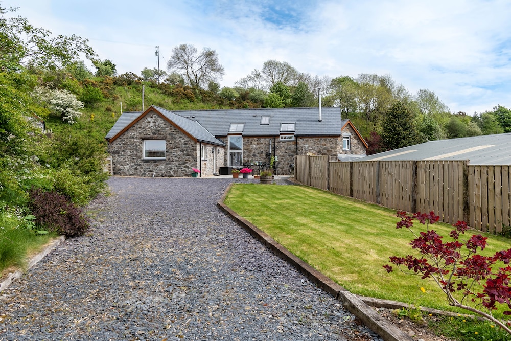 Bryn Eithin Cottage Far From the Madding Crowd