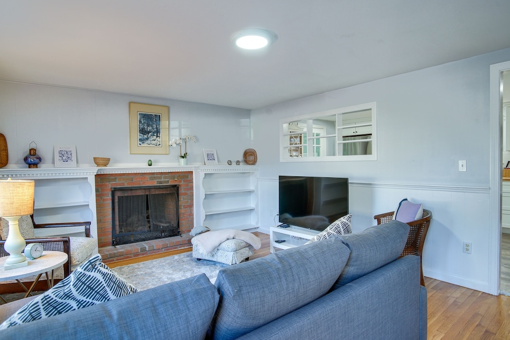 Provincetown Vacations - South Dennis Vacation Rental  5 Mi to Beach! - Property Image 1