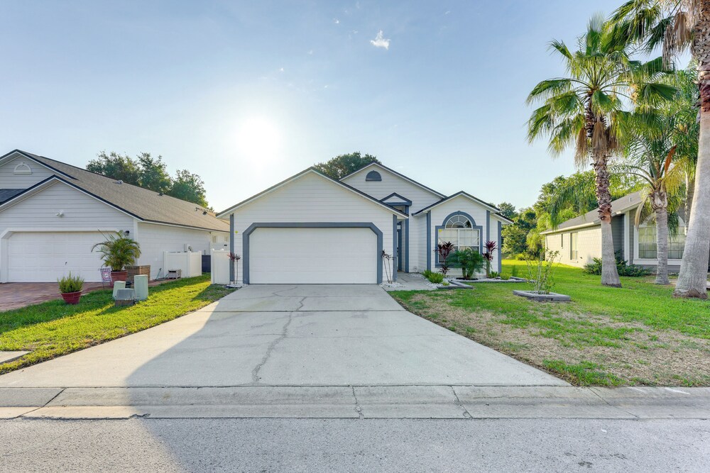 Sunny Skies & Disney Days: Davenport Home w/ Pool!