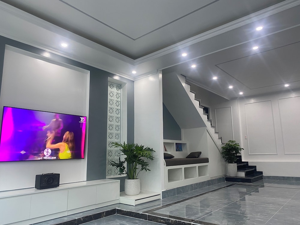 ALUC HOUSE