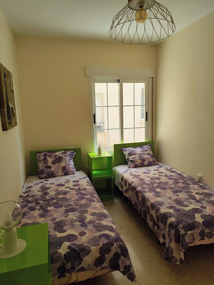 Charming Three Bedrooms Apartment With Seaview