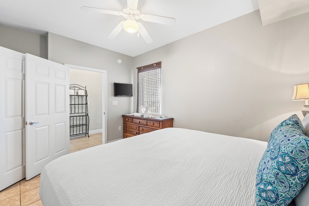 Tidewater by Book That Condo