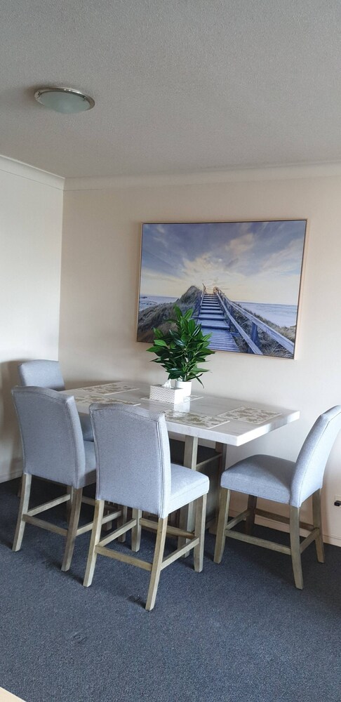 Chevron Tower3 has 2bedrooms 2beds With Car Park