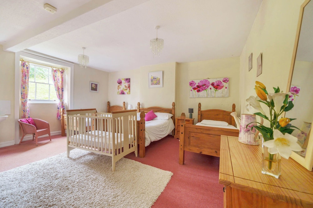 Brookside Manor House