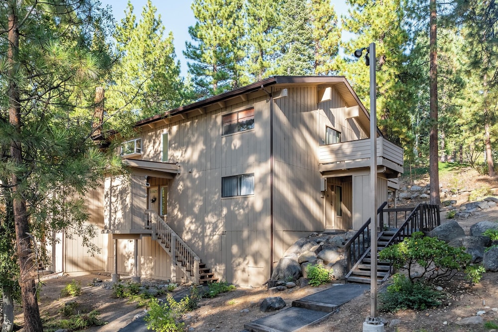 Tahoe Dreamin by Avantstay Central Location