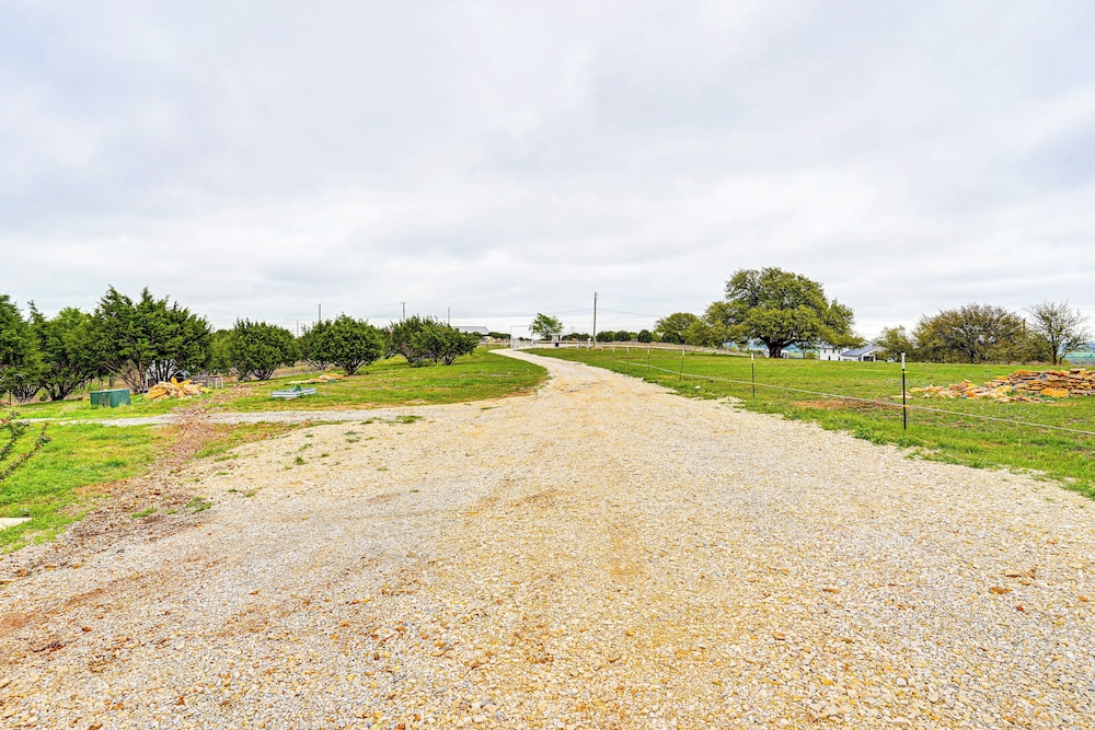 The Greek Island Ranch Near Dtwn Mineral Wells