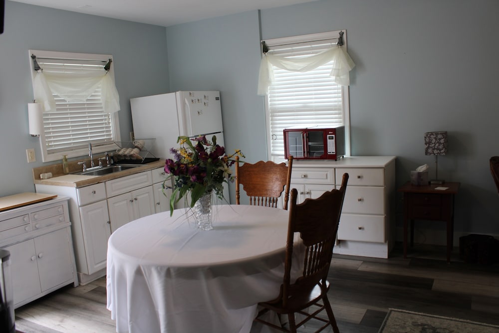 The Virginia Cliffe Inn