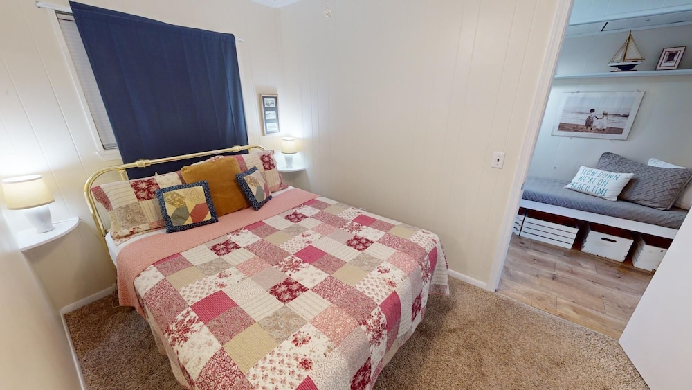 Beach Racquet B by Tybee Vacation Rentals