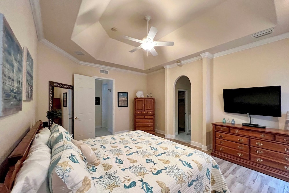 Naples Home w/ Private Heated Saltwater Pool/lanai