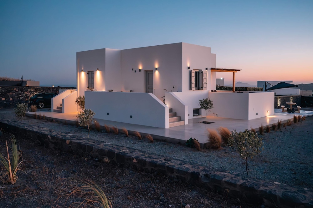 Assyr Getaway - Santorini Cozy Cycladic Retreat