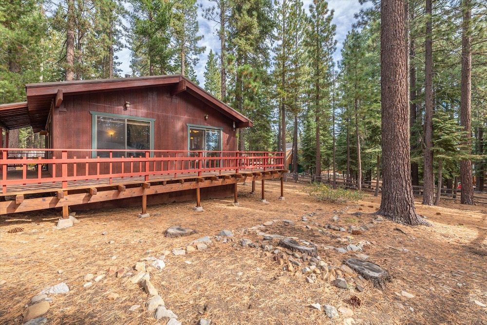 Cozy Pet Friendly Cabin in Lake Tahoe by Sierra Getaways view 4