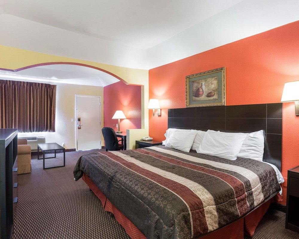 Rodeway Inn Suites Humble, TX - Property Image 13