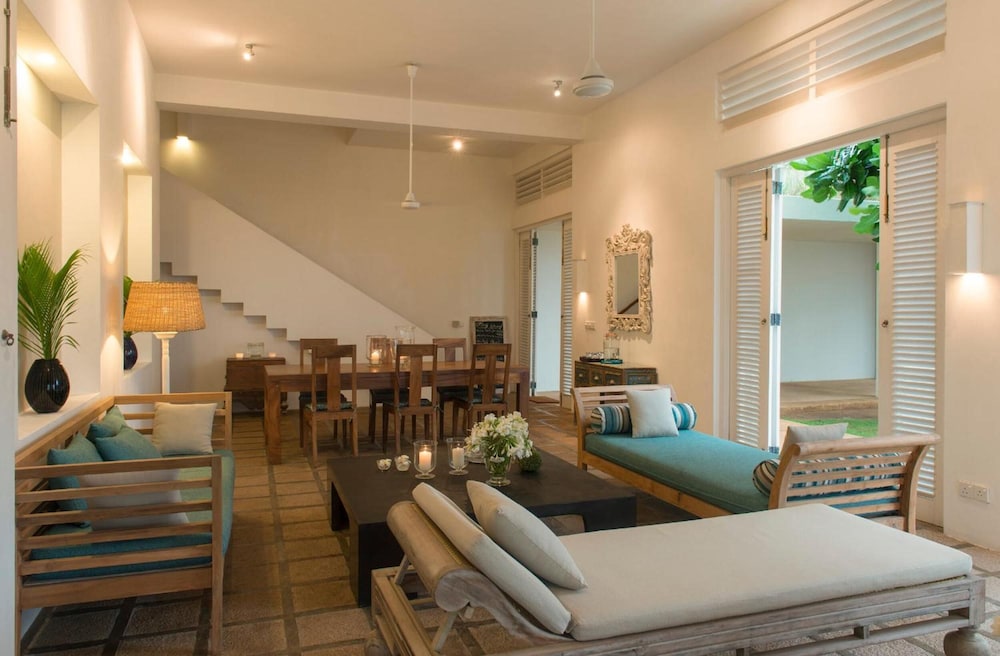 Sri Villas