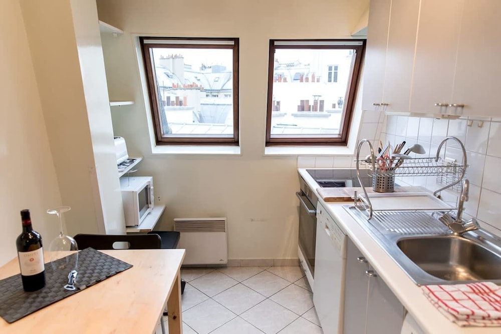 Coquelicot Delightful 1 Bedroom Apt Near Eiffel Tower