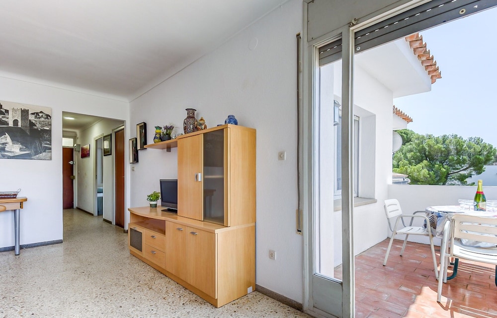 Apartment With Scenic View