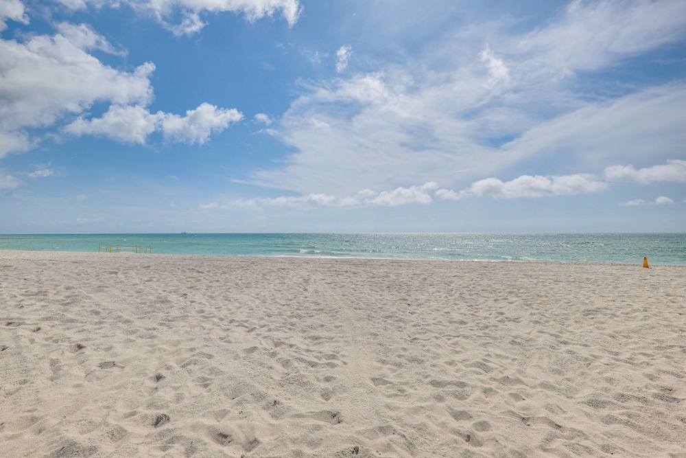 Cozy Miami Beach Apartment < 1 Mi to Ocean!