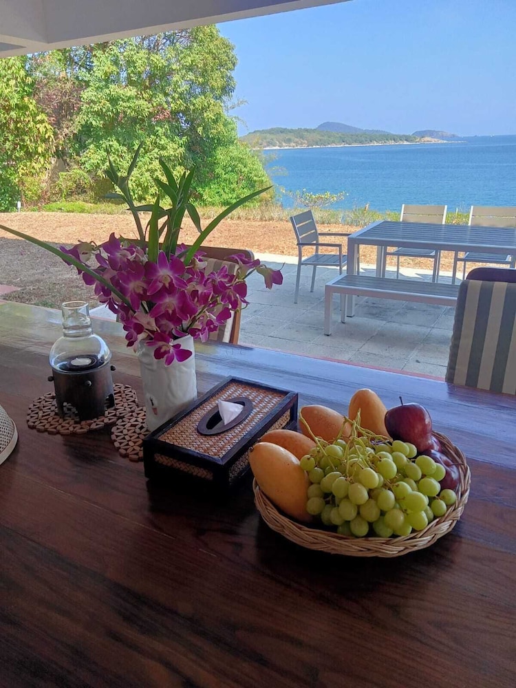 Baan Khunying – Secluded Phuket Beachfront Villa
