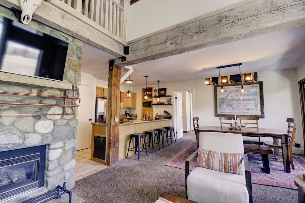 An206 Anaconda 4 Bedroom Condo