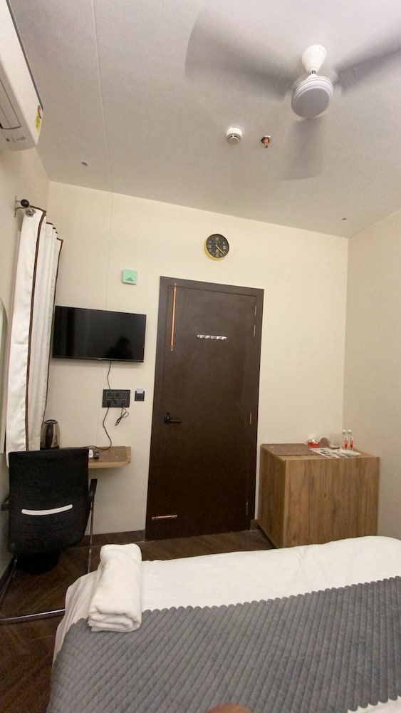 Narrow Gauge Hotel