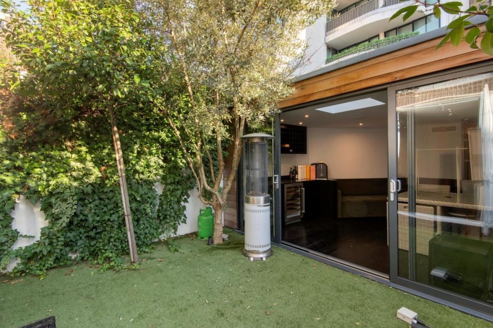 Stunning 5-bed House in London