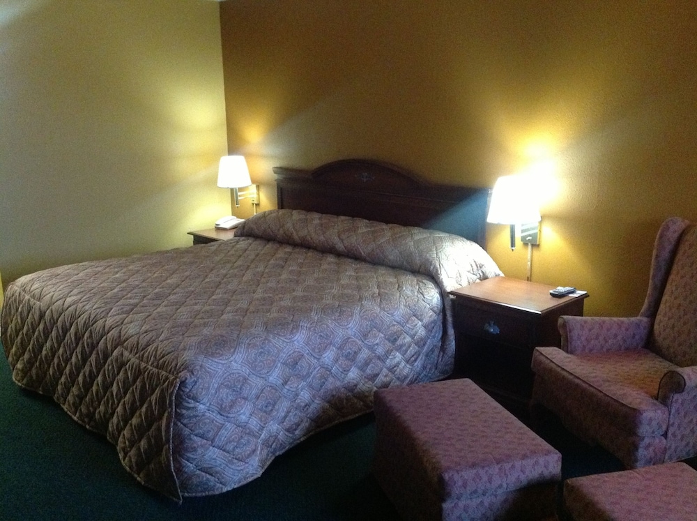 Colonial Inn & Suites /Airport/Graceland, photo 32