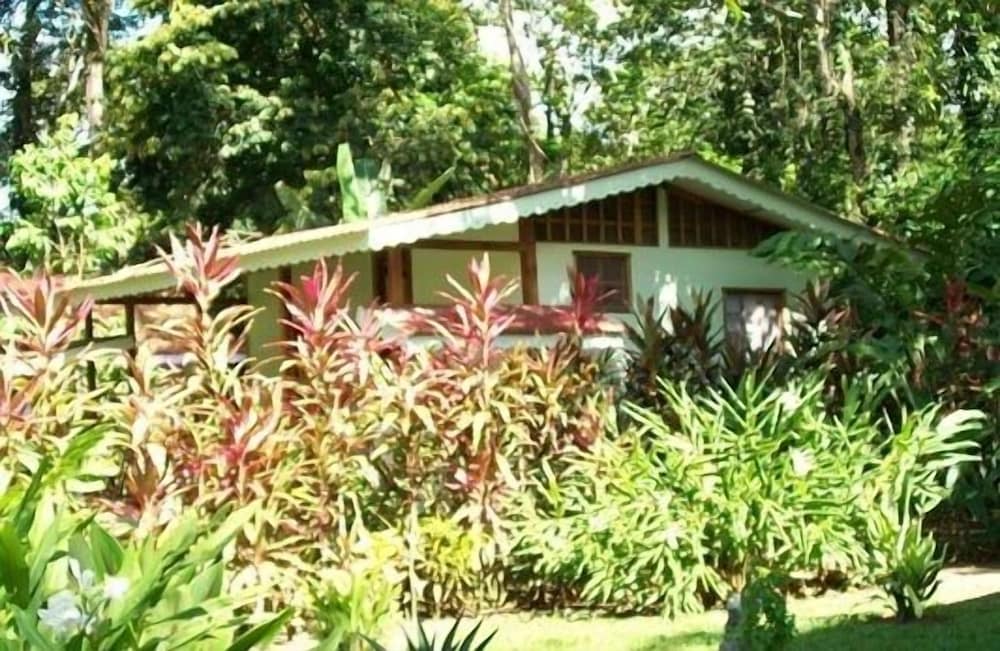 Luna Caribeña Village