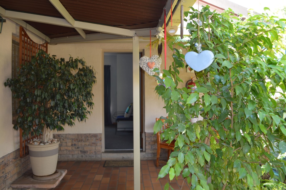Aandbloem Guest House view 5