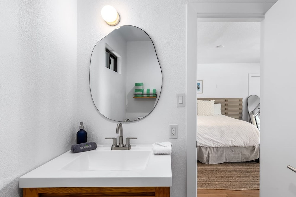 The Yucca Hotel- Entire Boutique Buyout