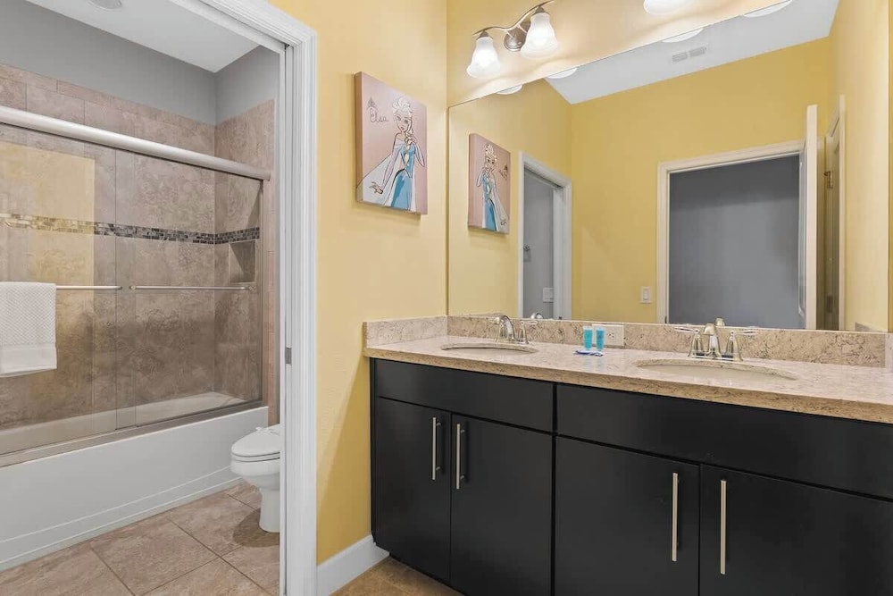 Comfortable Vacation Home up to 10 People