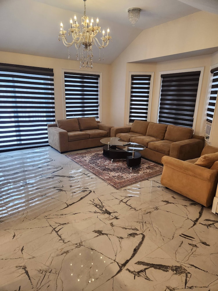 3 Bedroom House Brampton Toronto Canada