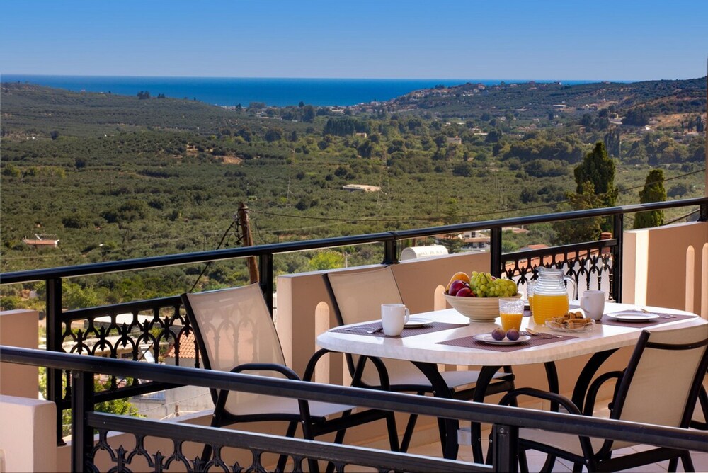 Iconic Villa With Private Pool and sea View