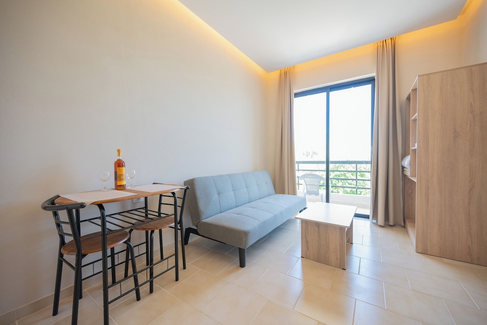 Blue Wave Suites - Ixia