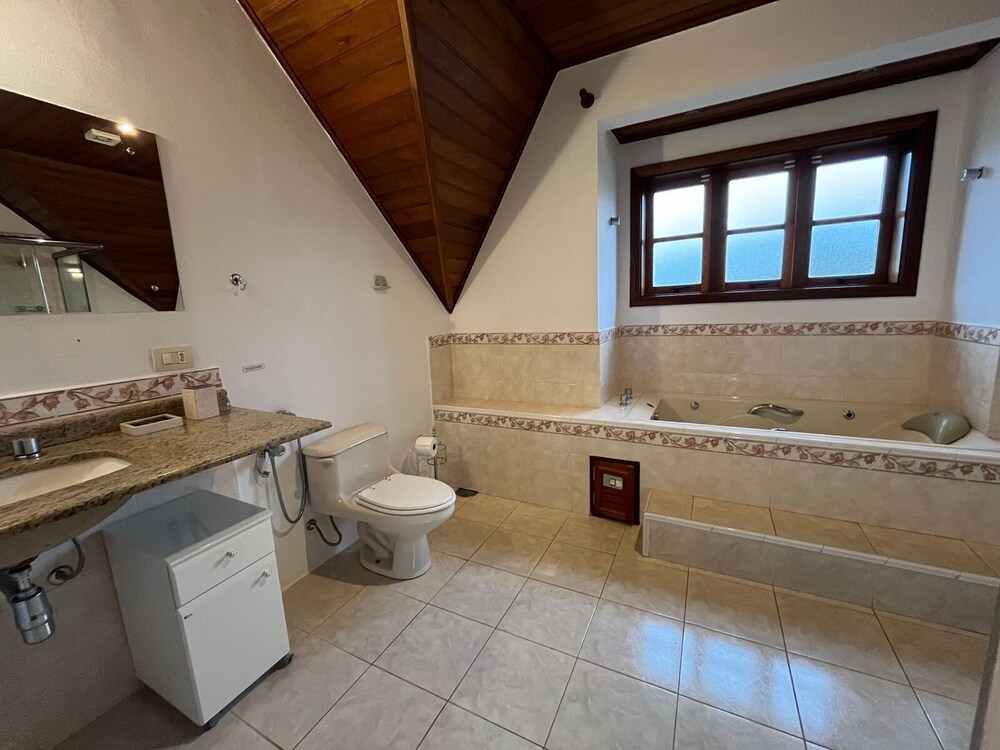 Cerejeira Guest House